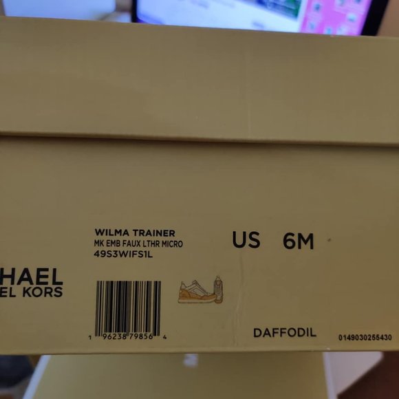Michael Kors Wilma Trainer MK EMB Faux Leather Micro Women Shoes Size 6.5 - Picture 3 of 14